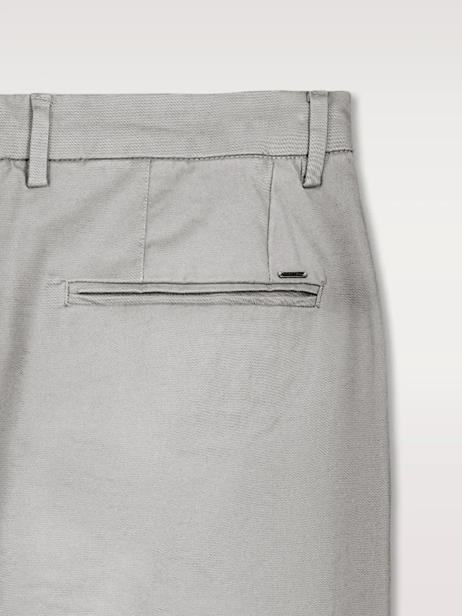Pantalón chino slim fit esencial - Image 3